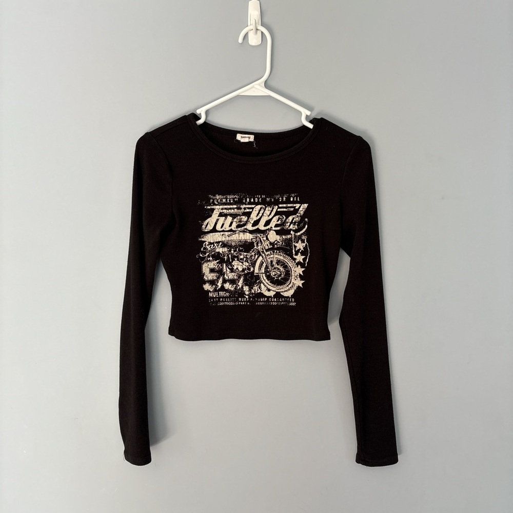 Black Graphic Long Sleeve Crop Top